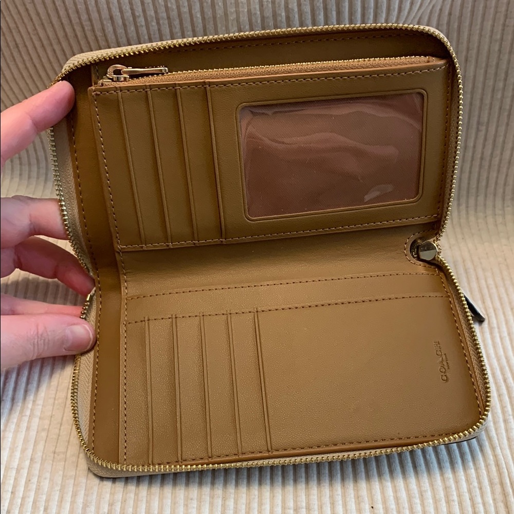 Coach Tan Signature Wallet - Picture 10 of 16